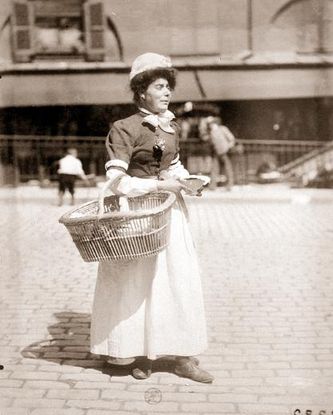 Fresh dairy seller
Atget – between 1898 and 1900
(BnF)
