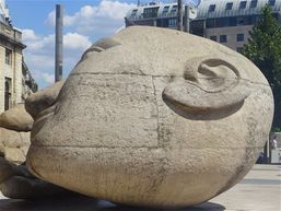 Halles sculpture Ecoute Henri de Miller