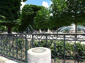 Observatory Garden rue d'Assas Meridian line
