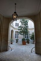 Petit hôtel d'Estrées 70 rue des Gravilliers