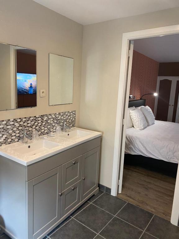 hotellaplagebouillonchambre48