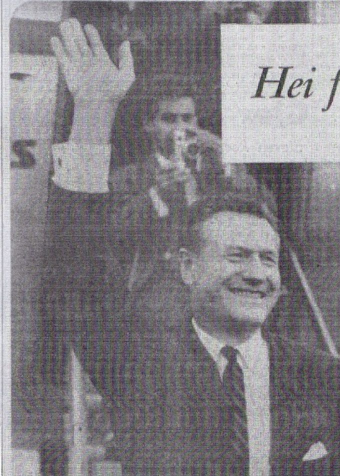 Nelson Rockefeller på vei til Søgne for å overvære bryllupet til Anne-Marie og sønnen sin, Steven.