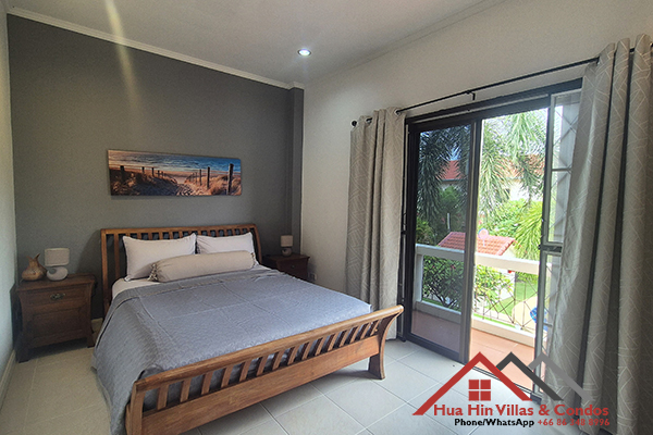 Townhouse for long-rent in Baan Emma