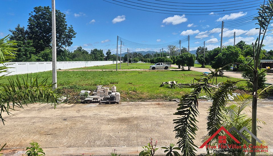 Villas for sale in beautiful green Cha Am area Villas for sale in beautiful green Cha Am area