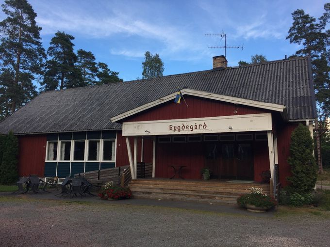 Vår vackra bygdegård ligger mitt i de småländska skogarna!!