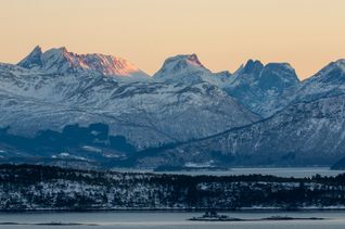 Vinterlys-Hederlig Omtale-Rolf-Romsdalsalpene