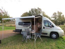 Compleet uitgeruste Roller Team buscamper huren