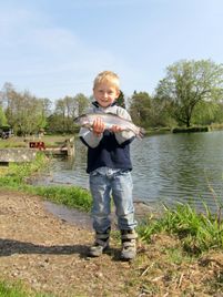 IMG_0014-DrengMedPaenFisk