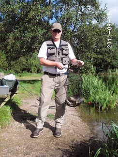 PHOT0007_netmangefisk