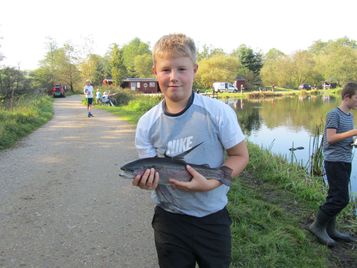 20111001_DrengPaenFisk