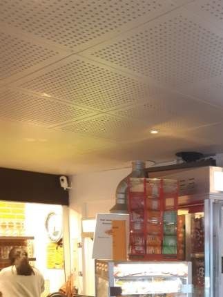 Baltoppen Bio`s dejlige Popcorn menuer store som små.