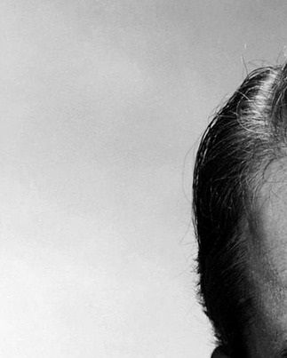 James Stewart spiller hovedrollen som George Bailey, rollen var en af hans egne personlige favoritter.