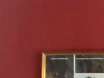 Alt i Reprise Teatret ånder af film-stemning, med udsmykning af ældre plakater og billeder.