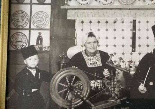 STILL GOT A PAIR OF CLOMPJE...BIT BIGGER THAN THESE...1962