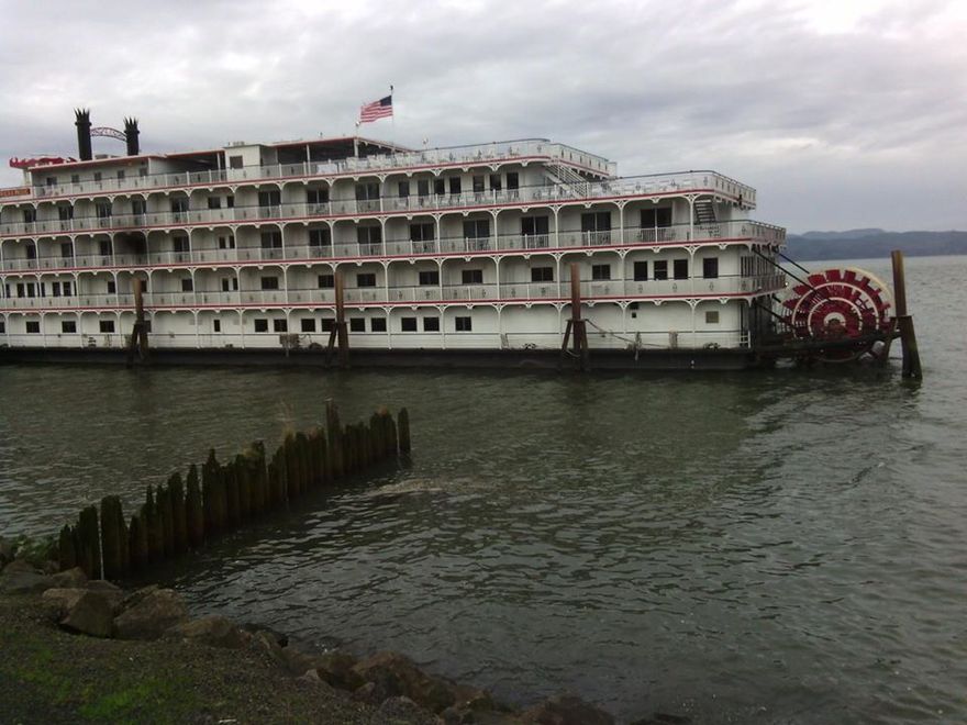 PADDLE STEAMER ON THE COLUMBIA AT ASTORIA