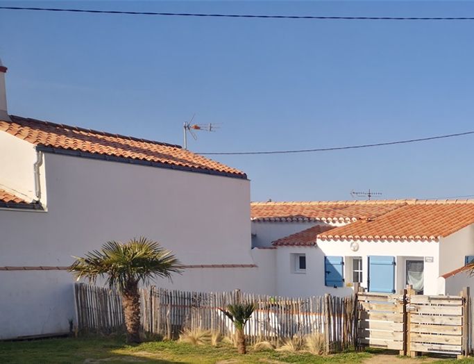 Grand terrain privatif pour les 2 maisons