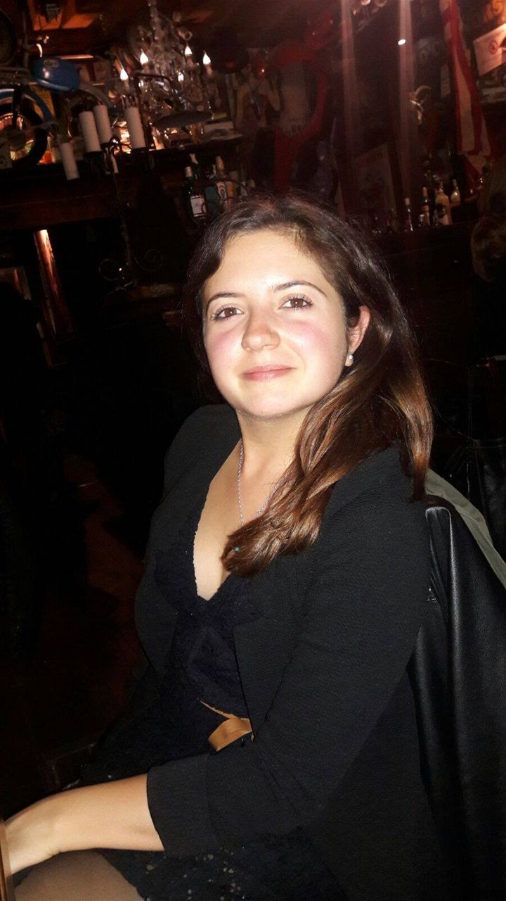 Lei è Carlotta Beltrami. Dialogherà con l'autrice Eloisa Donadelli e con Arianna Pozzi. Carlotta è laureata in Scienze politiche, economiche e sociali per la globalizzazione. Collabora con un settimanale locale. Quando l'ho conosciuta ho capito che poteva nascere una collaborazione. E' una ragazza delicata ma al tempo stesso determinata, forte e con molto spirito di iniziativa.