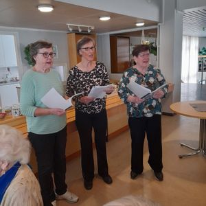 Kerhotilaisuuden aluksi laulettiin