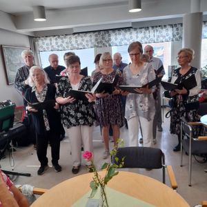 Soitto- ja lauluryhmä esiintyi