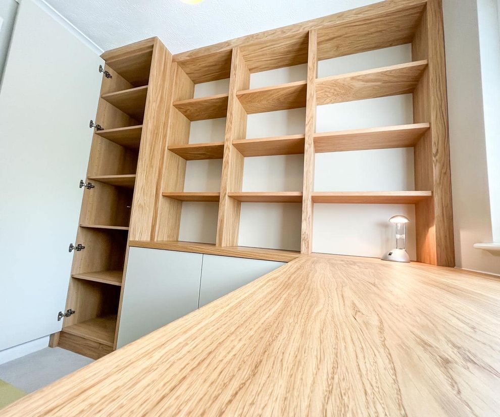 Oak veneered home office built in shelf and desk