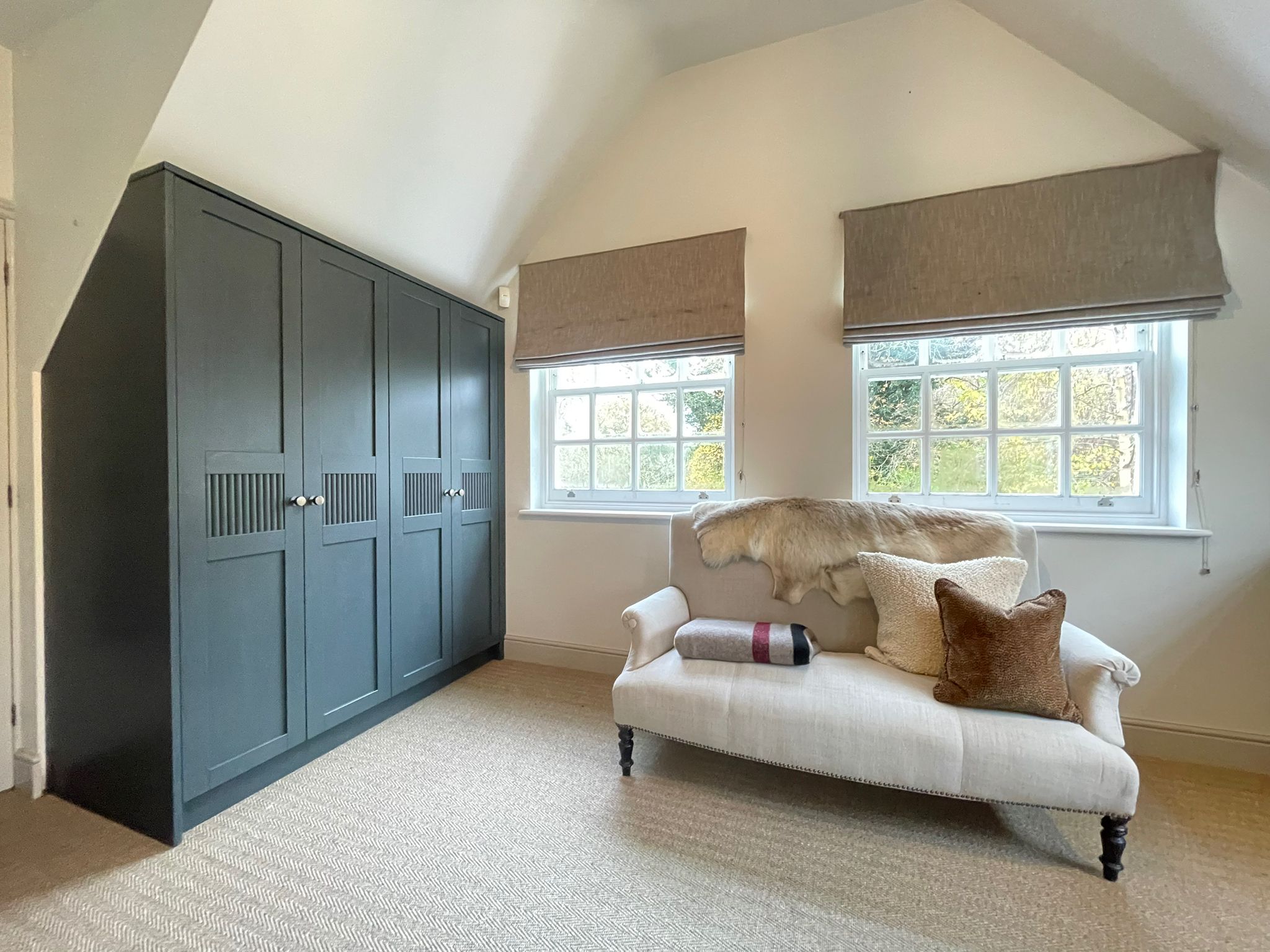 Custom bespoke fitted bedroom wardrobes in Sussex