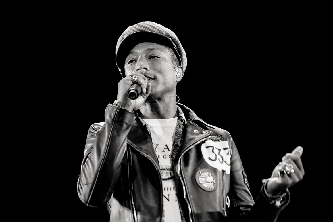 Pharell Williams live