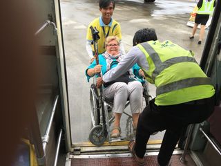 Déchargement du colis à la bonne franquette !