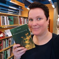 Jenny Luks på Norrköpings stadsbibliotek.