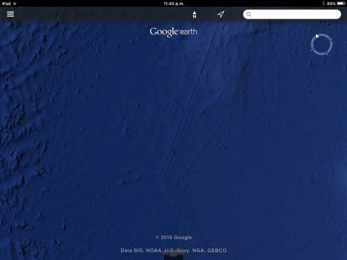 En este lecho marino al sureste de las islas Azores vemos una especie de camino con ángulos muy precisos y líneas que lo forman muy rectas, la naturaleza no crea este tipo de formas