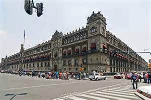 Foto tomada desde la contra esquina, donde esta el Ayuntamiento