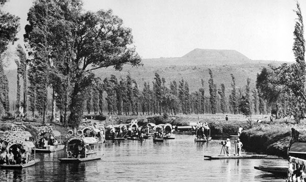 Foto Antigua de Xochimilco con sus Trajineras