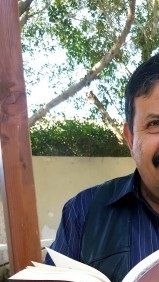 Manuel Rojas, autor de la obra: “Apaches…fantasmas de la Sierra Madre”. Fotografía de: Rosarito informa.