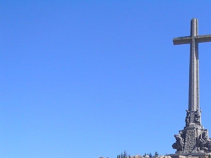 El impresionante Valle de los Caídos, tumba de Franco, y de los caídos nacionalistas, construido por presos republicanos, que ninguno de ellos fue sepultado allí.