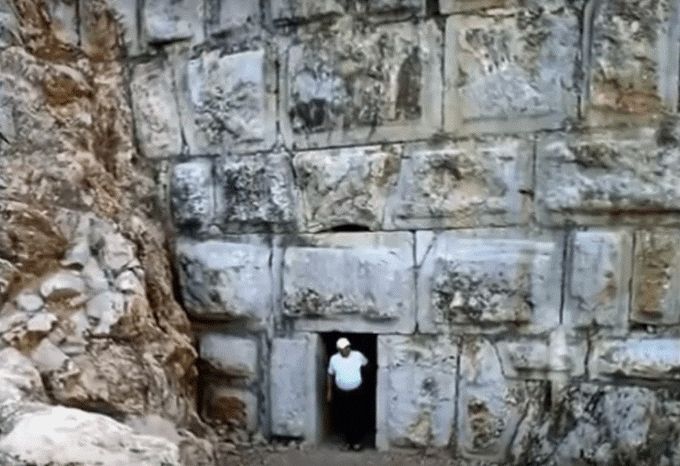 Las rocas megalíticas son el descubrimiento más reciente, encontradas en el 2014 por el investigador Georgy Sidorov.