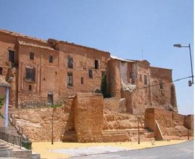 Fachada principal del Castillo de Cetina, Zaragoza