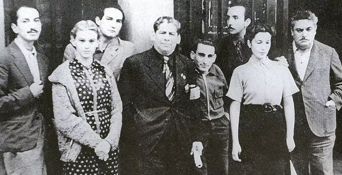 José Chávez Morado, Elena Garro, Octavio Paz, José Mancisidor, Pascual Pla y Beltrán, Fernando Gamboa, Susana Gamboa y Silvestre Revueltas en España (Julio Estrada) 