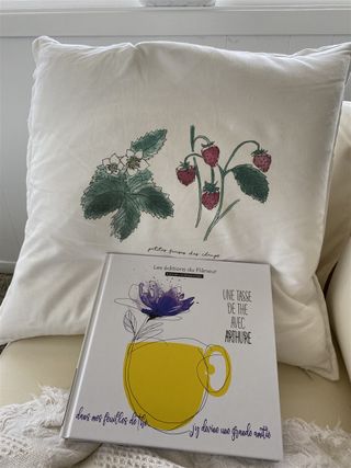 «...dans mes feuilles de thé, j'y devine une grande amitié».