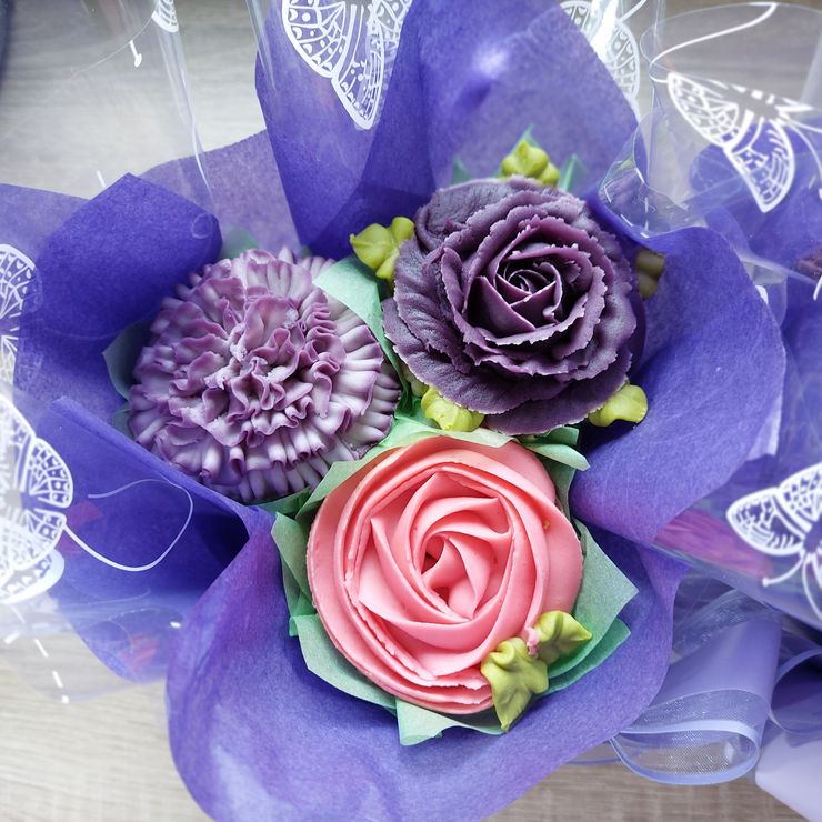 3 cupcake bouquet