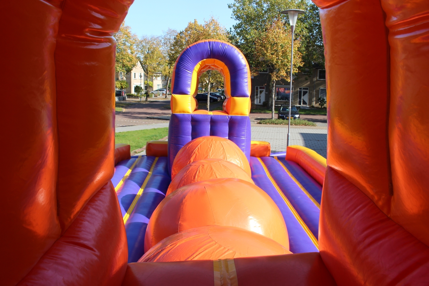 Mega Ballenbaan jump service made