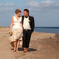 Bryllupsfoto, gåtur på stranden