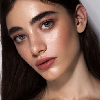 Makeup and hair style for beaty photoshoot