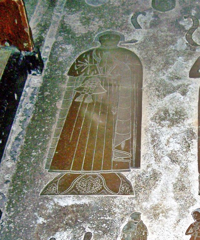Lambert Family Brass – Hinxworth, Hertfordshire © jmc4 - Church Explorer