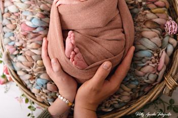 Newborn Emma logo-36