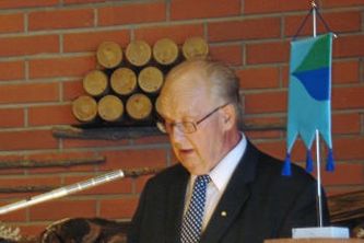 Sukuseuran puheenjohtaja Hannes Kemppainen.