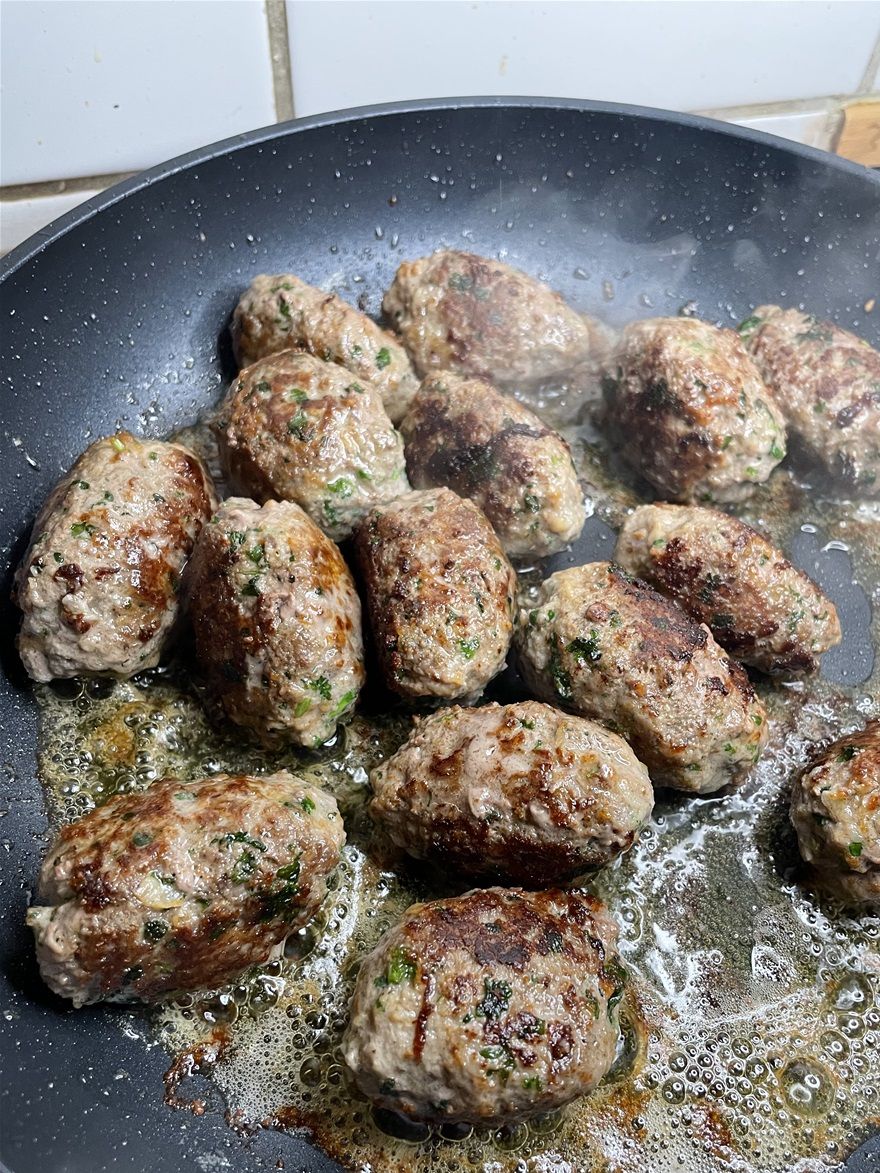 Keftedes in the making