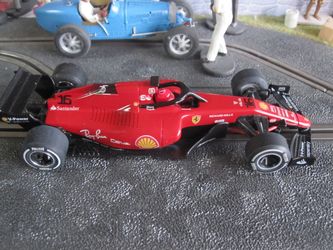 Ferrari F1-75 (2)