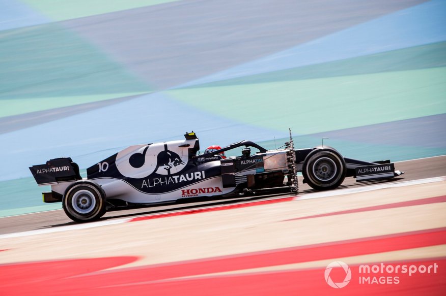 pierre-gasly-alphatauri-at02-1