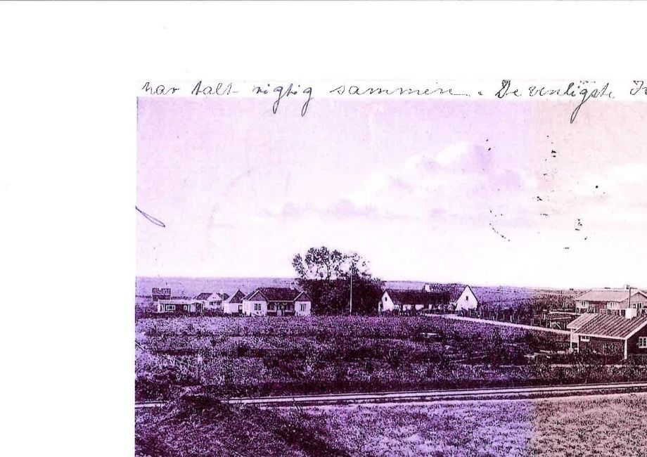 Postkort fra Kildekrog - set fra Strandvejen med Bentsensvej til højre - sandsynligvis omkring 1920. Tak til Hornbæk Historiske Forening.