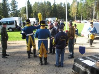 Göran Backman instruerar personalen