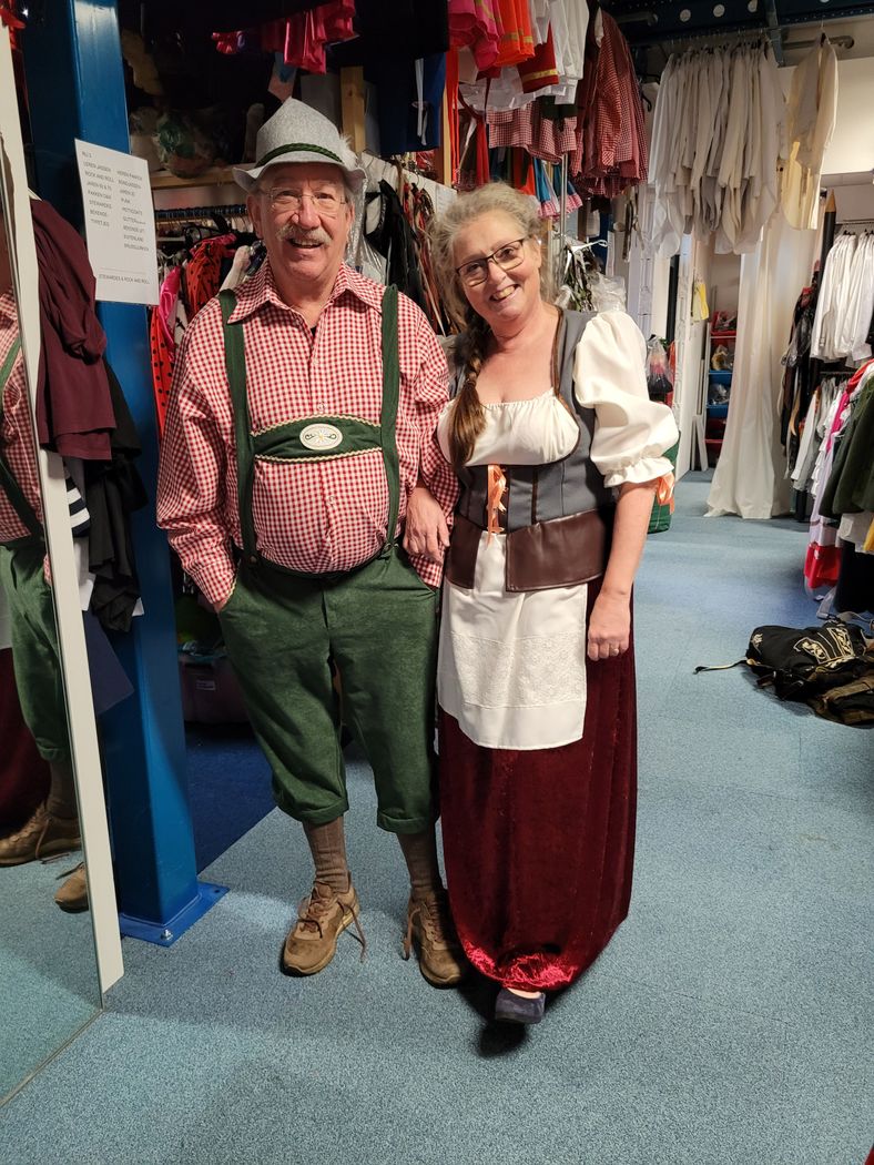 Tirolerkleding huren Tirolerkostuum huren Tiroler kledingverhuur Oktob